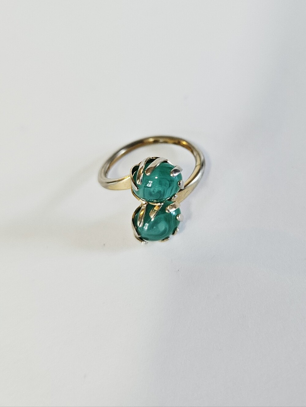 Sarah Coventry Vintage 1962 Gay Pretenders Round Green Glass Jade Cabochon Ring